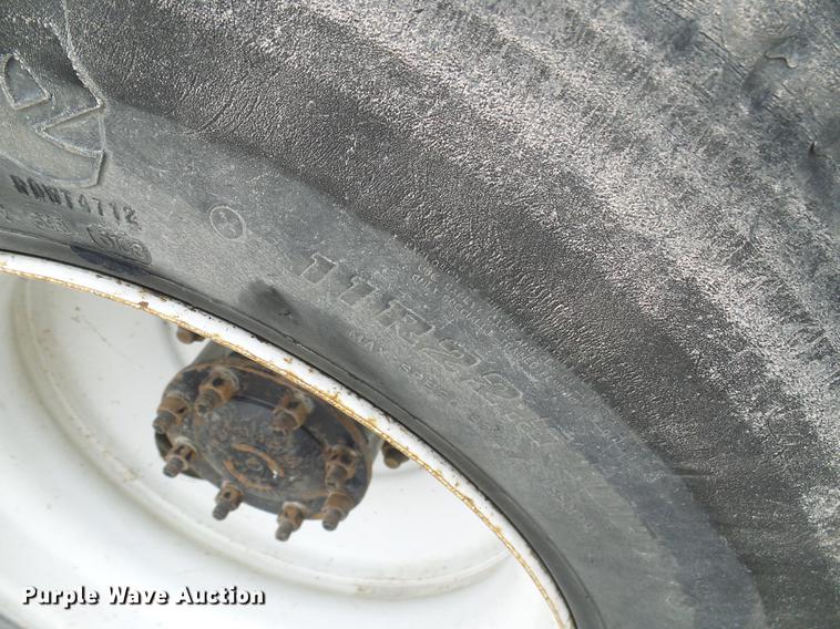 image for item DF7101 2003 Freightliner Business Class M2 bucket truck