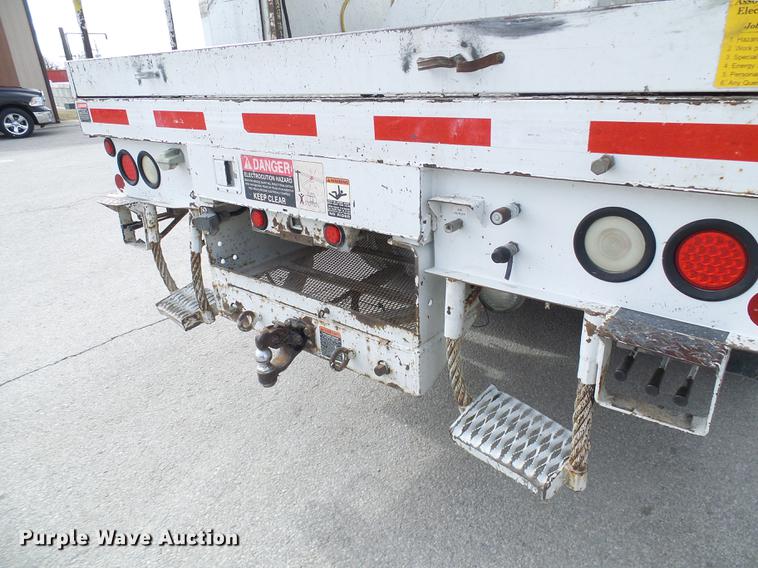 image for item DF7101 2003 Freightliner Business Class M2 bucket truck