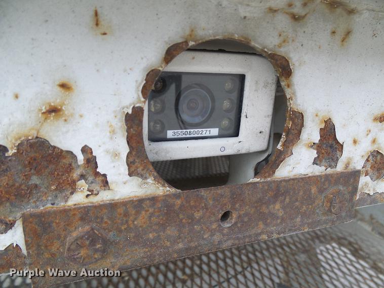 image for item DF7101 2003 Freightliner Business Class M2 bucket truck