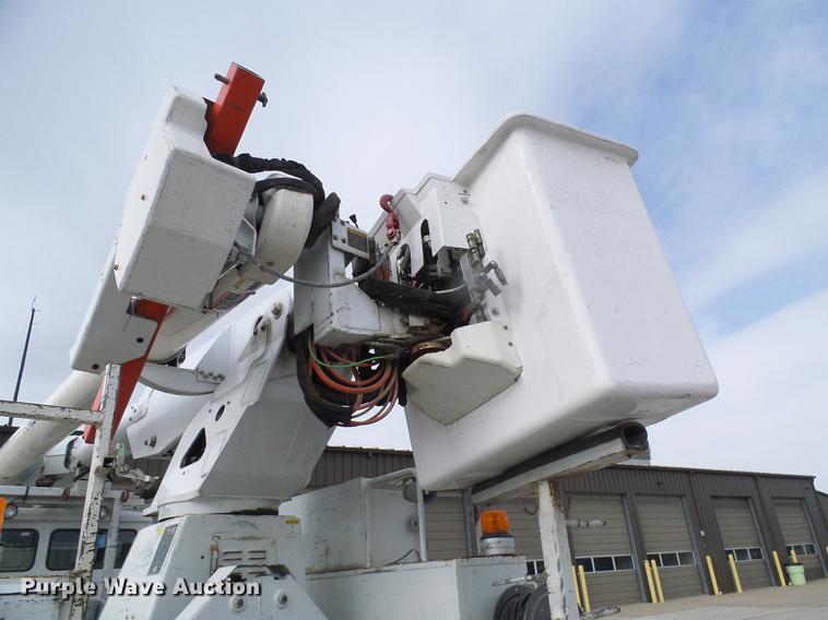 image for item DF7101 2003 Freightliner Business Class M2 bucket truck