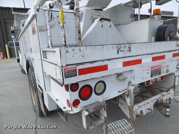 image for item DF7101 2003 Freightliner Business Class M2 bucket truck
