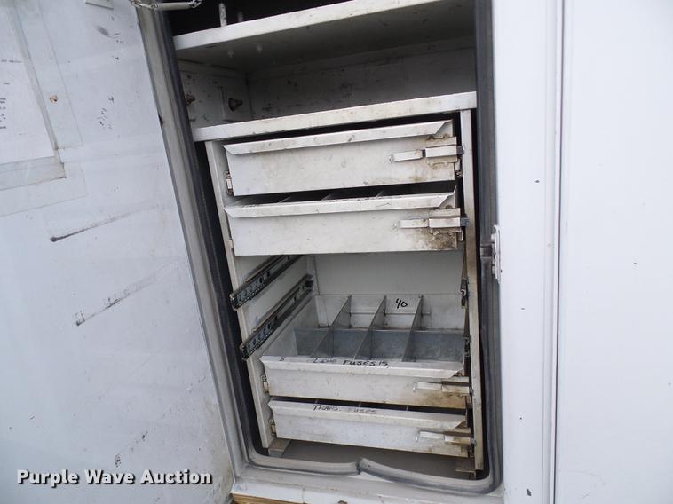 image for item DF7101 2003 Freightliner Business Class M2 bucket truck