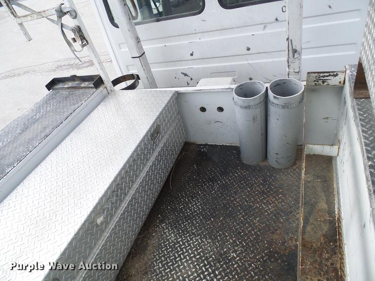 image for item DF7101 2003 Freightliner Business Class M2 bucket truck