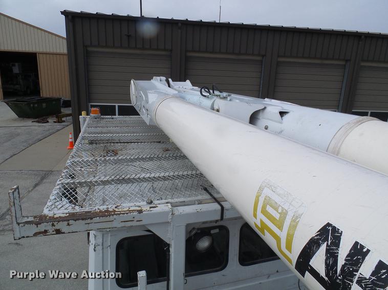 image for item DF7101 2003 Freightliner Business Class M2 bucket truck