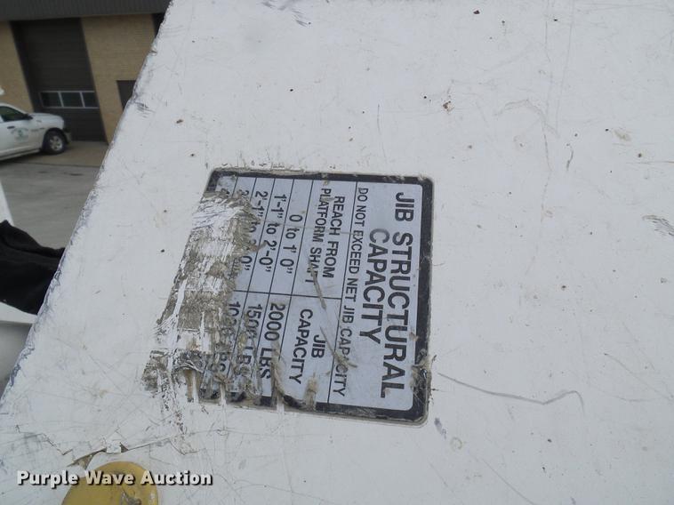 image for item DF7101 2003 Freightliner Business Class M2 bucket truck