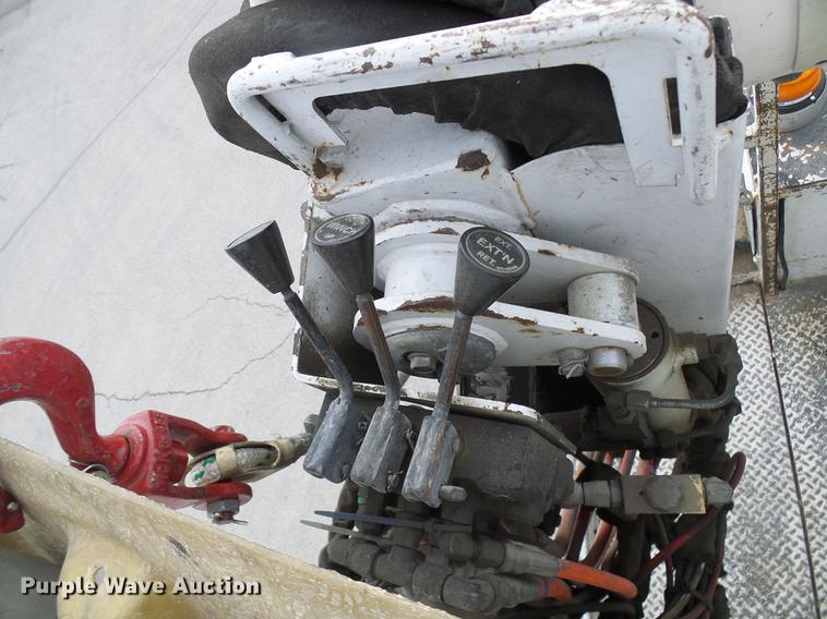 image for item DF7101 2003 Freightliner Business Class M2 bucket truck