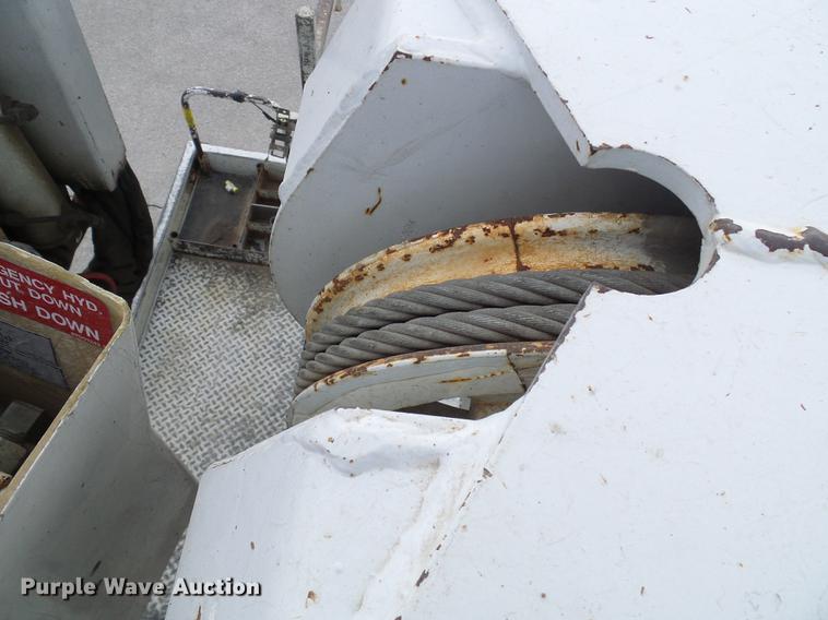 image for item DF7101 2003 Freightliner Business Class M2 bucket truck