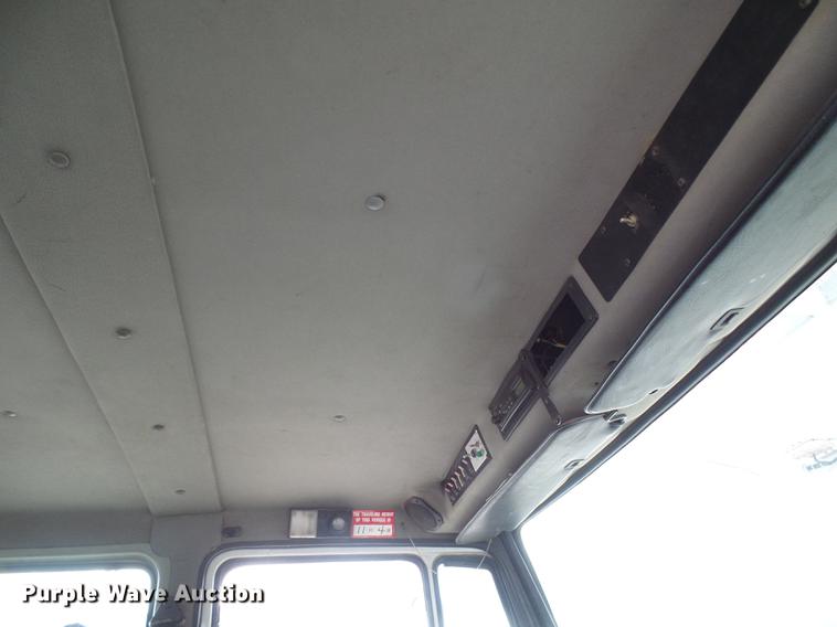 image for item DF7101 2003 Freightliner Business Class M2 bucket truck