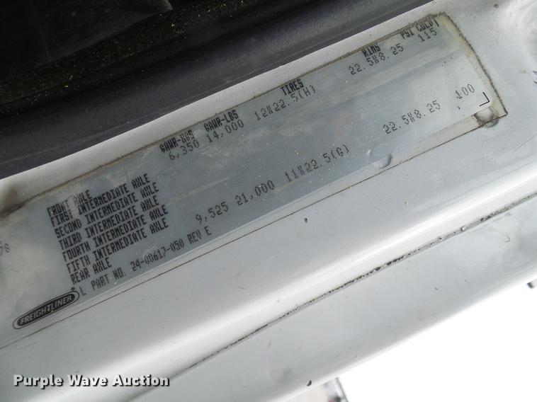 image for item DF7101 2003 Freightliner Business Class M2 bucket truck