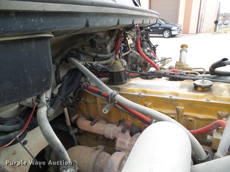 image for item DF7101 2003 Freightliner Business Class M2 bucket truck