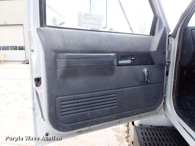 image for item DF8702 1996 GMC TopKick dump truck