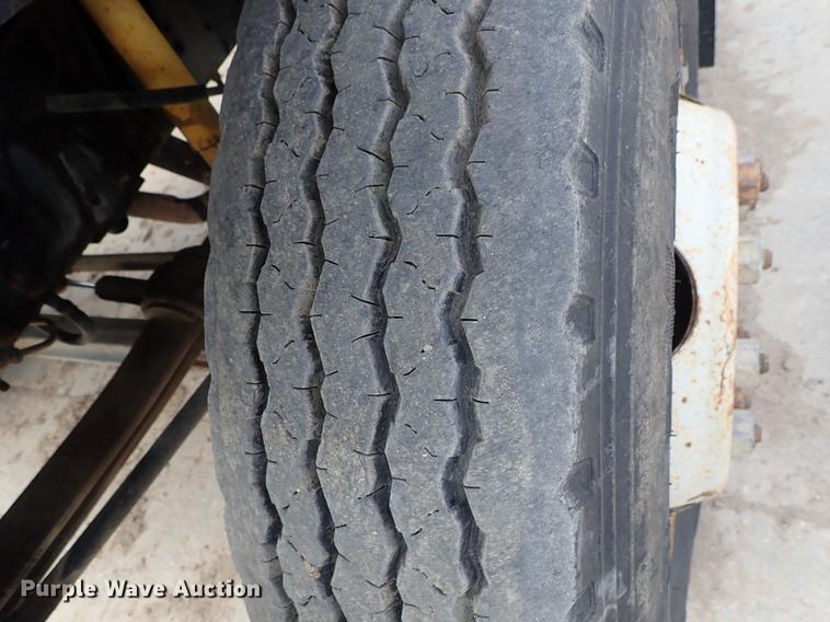 image for item DF8702 1996 GMC TopKick dump truck
