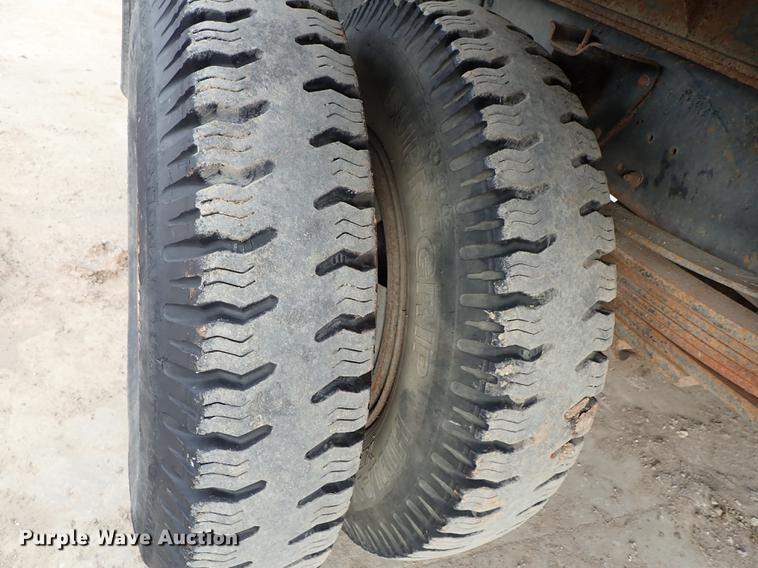 image for item DF8702 1996 GMC TopKick dump truck