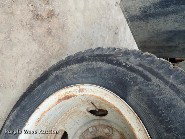 image for item DF8702 1996 GMC TopKick dump truck