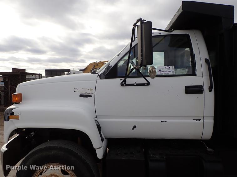 image for item DF8702 1996 GMC TopKick dump truck