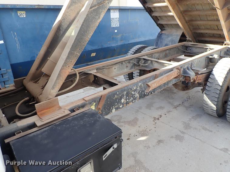 image for item DF8702 1996 GMC TopKick dump truck