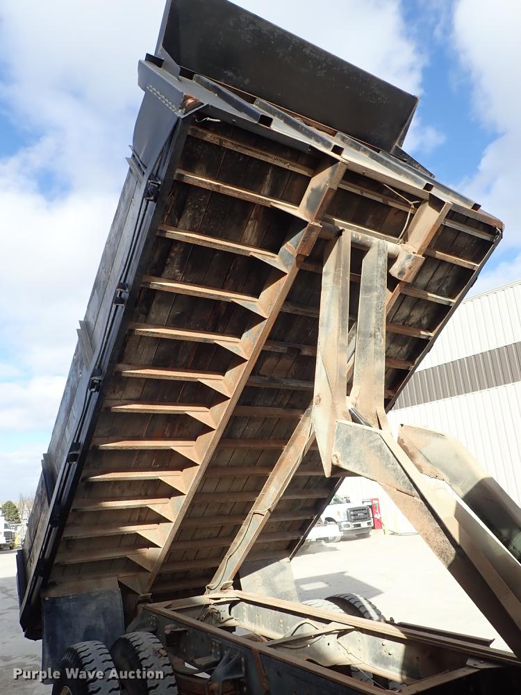 image for item DF8702 1996 GMC TopKick dump truck