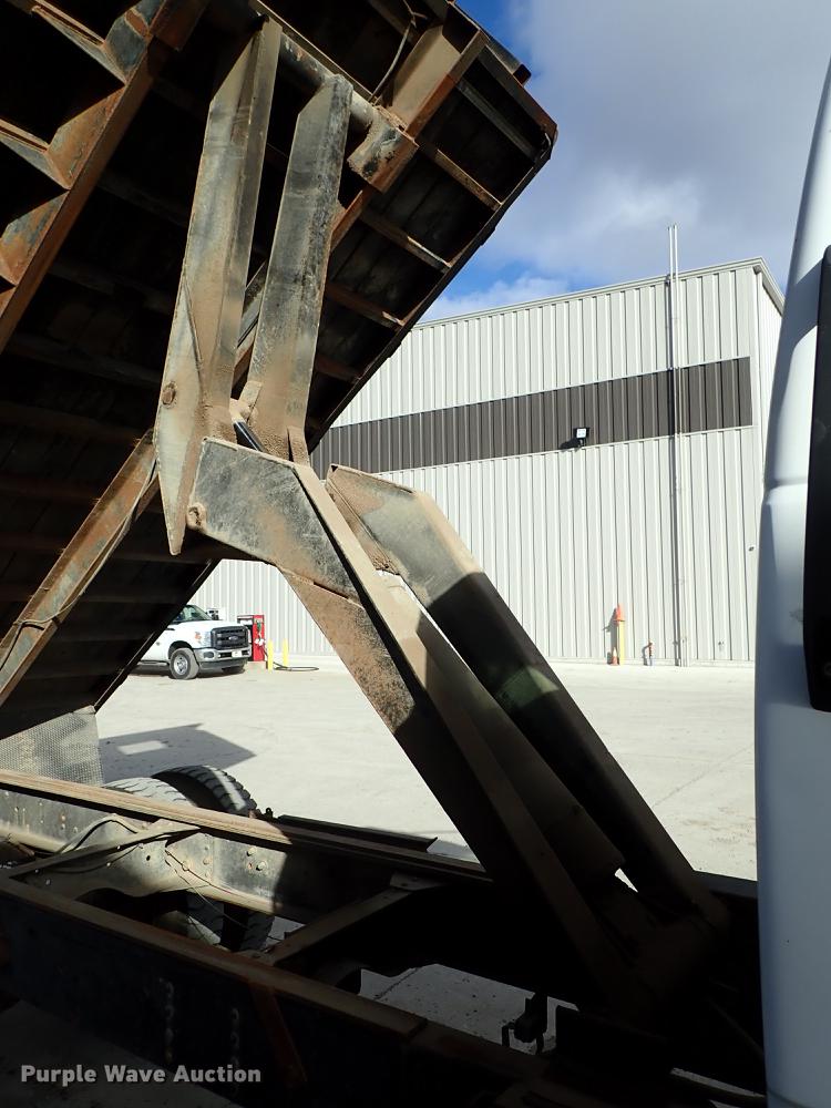 image for item DF8702 1996 GMC TopKick dump truck