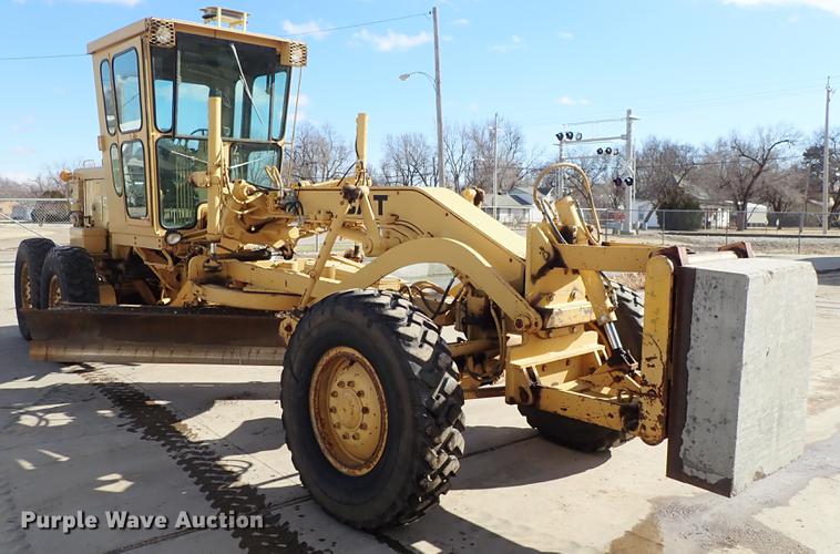 image for item DF8707 1980 Caterpillar 120G motor grader