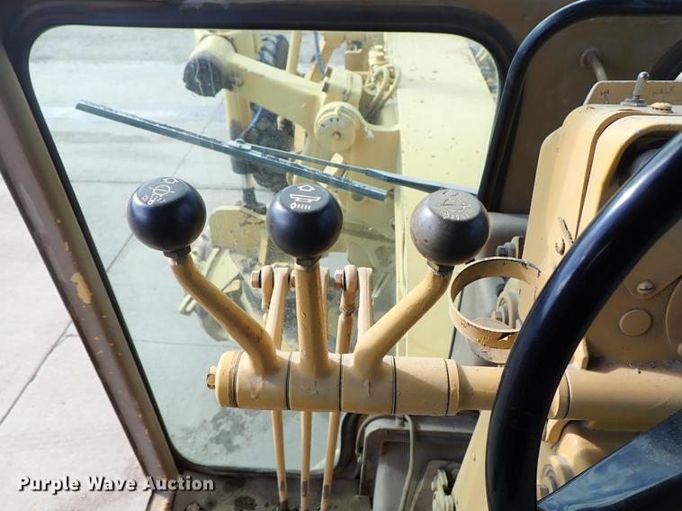 image for item DF8707 1980 Caterpillar 120G motor grader