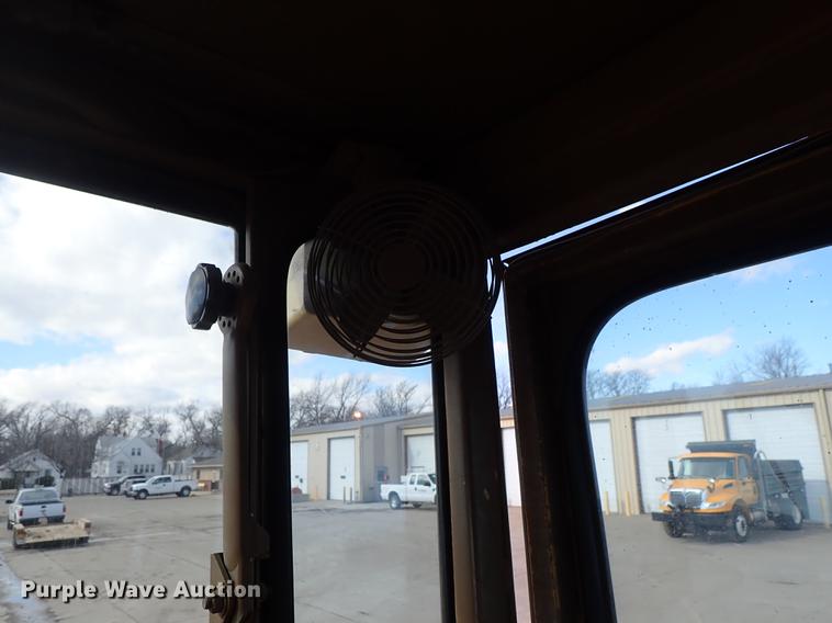 image for item DF8707 1980 Caterpillar 120G motor grader