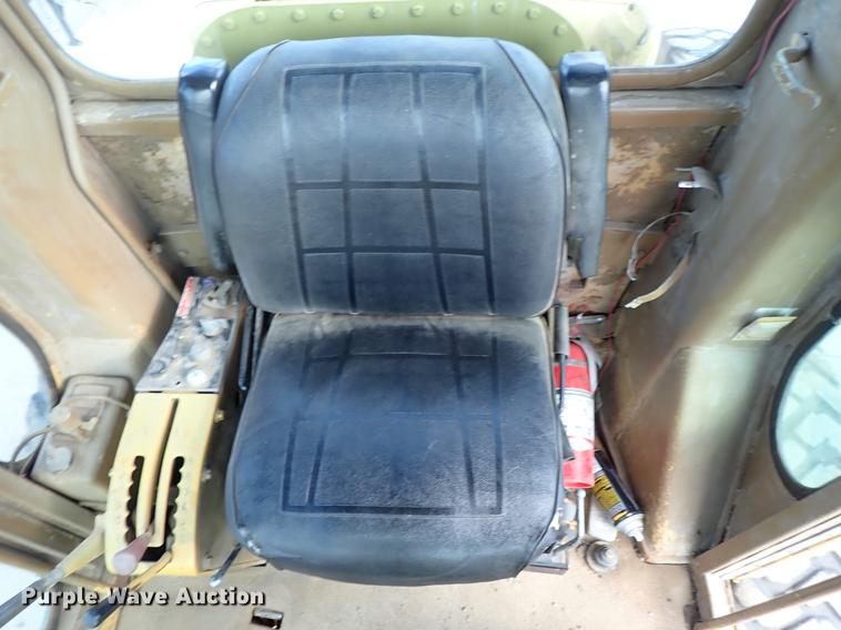 image for item DF8707 1980 Caterpillar 120G motor grader