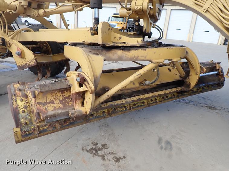 image for item DF8707 1980 Caterpillar 120G motor grader