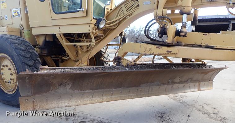 image for item DF8707 1980 Caterpillar 120G motor grader