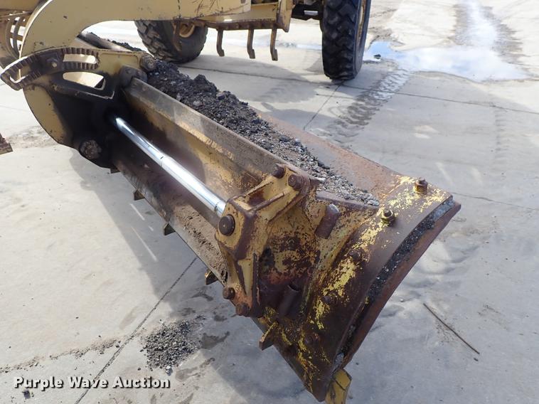 image for item DF8707 1980 Caterpillar 120G motor grader