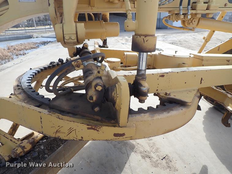 image for item DF8707 1980 Caterpillar 120G motor grader