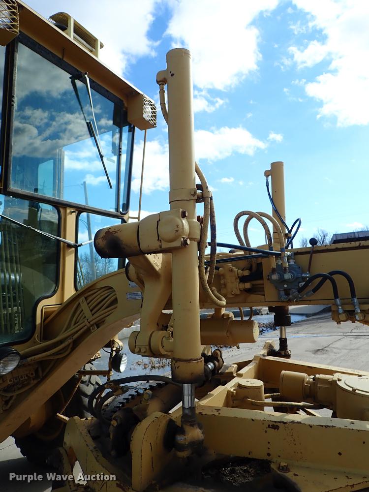 image for item DF8707 1980 Caterpillar 120G motor grader