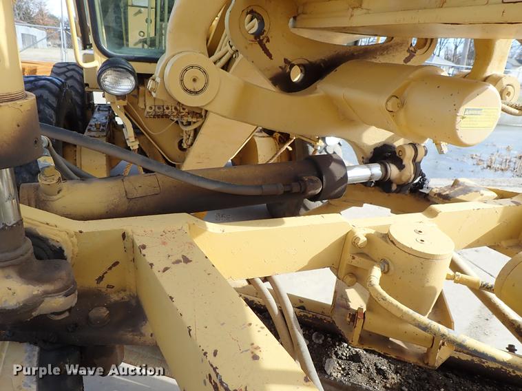 image for item DF8707 1980 Caterpillar 120G motor grader