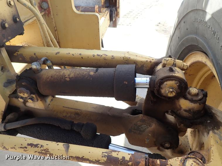 image for item DF8707 1980 Caterpillar 120G motor grader