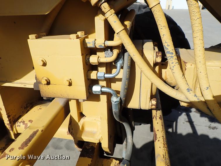 image for item DF8707 1980 Caterpillar 120G motor grader