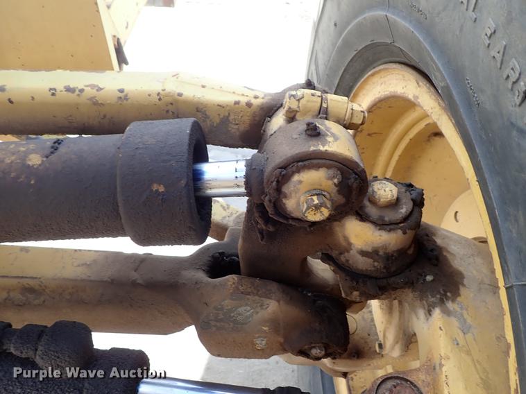 image for item DF8707 1980 Caterpillar 120G motor grader