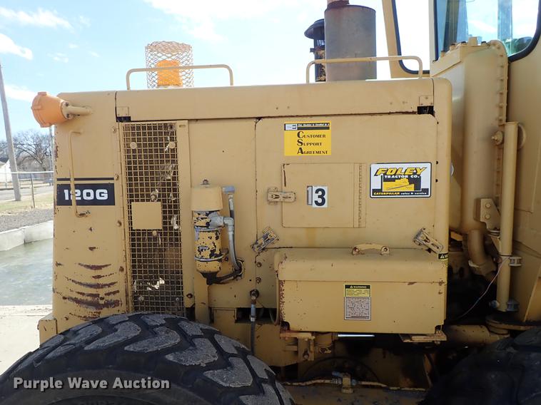 image for item DF8707 1980 Caterpillar 120G motor grader