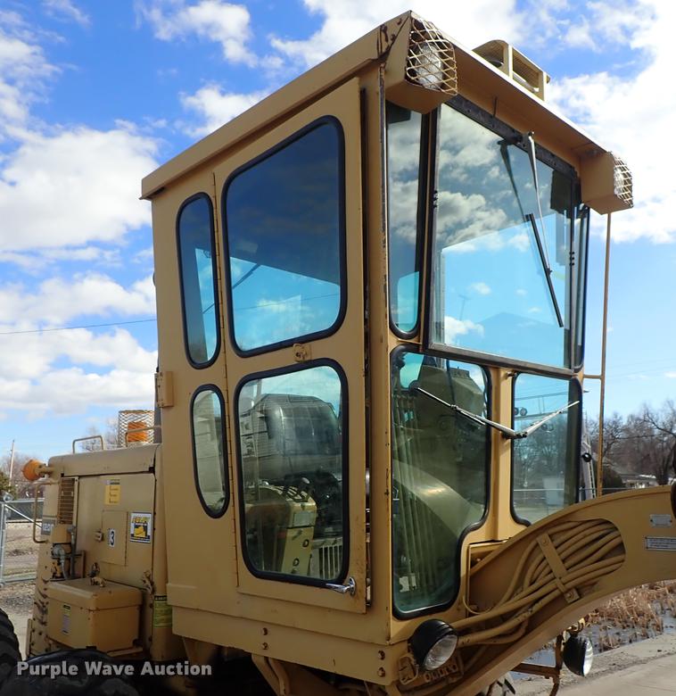 image for item DF8707 1980 Caterpillar 120G motor grader