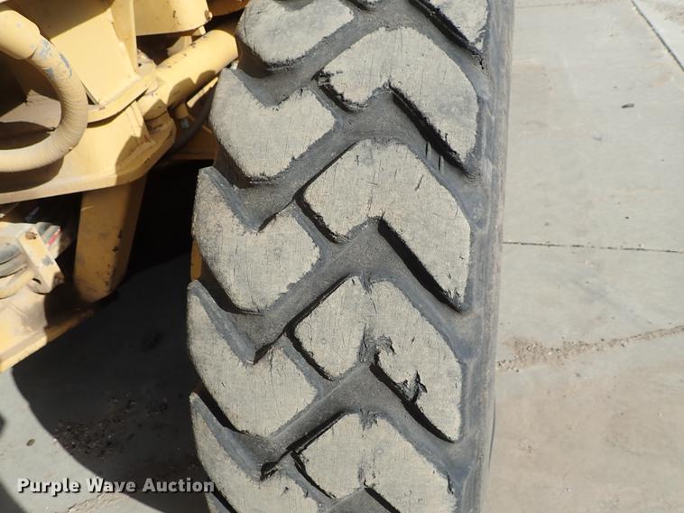 image for item DF8707 1980 Caterpillar 120G motor grader