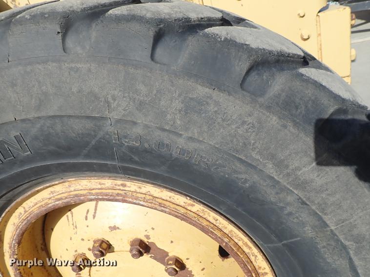 image for item DF8707 1980 Caterpillar 120G motor grader