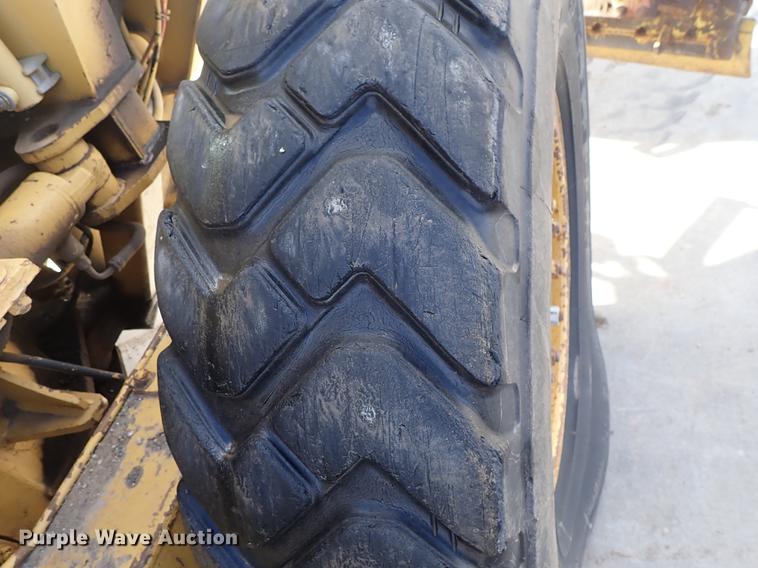 image for item DF8707 1980 Caterpillar 120G motor grader