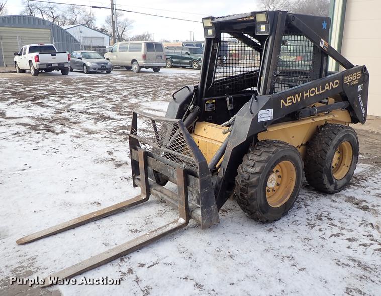 image for item DF8729 New Holland LX655 skid steer