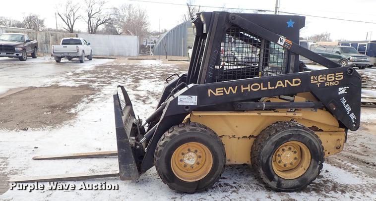 image for item DF8729 New Holland LX655 skid steer