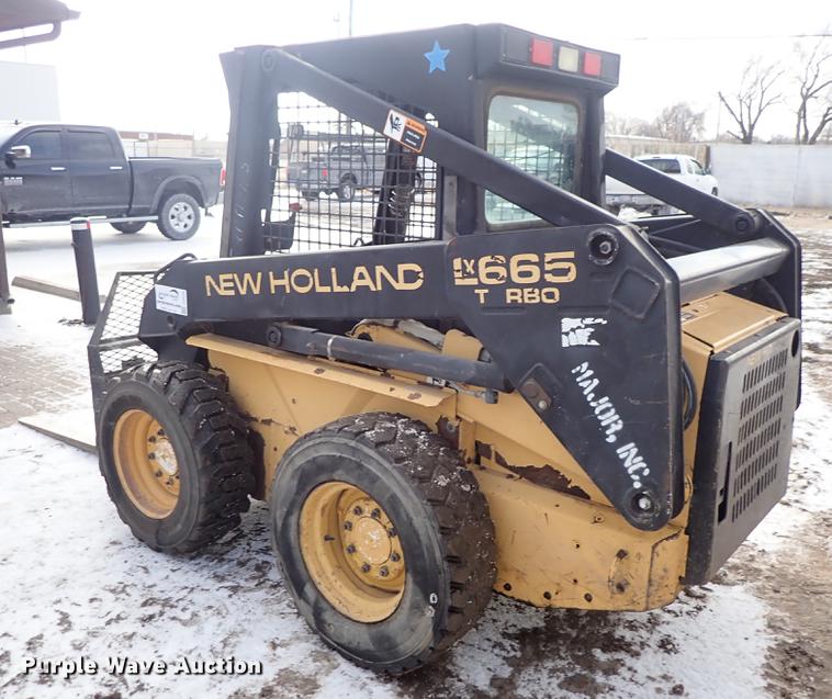 image for item DF8729 New Holland LX655 skid steer