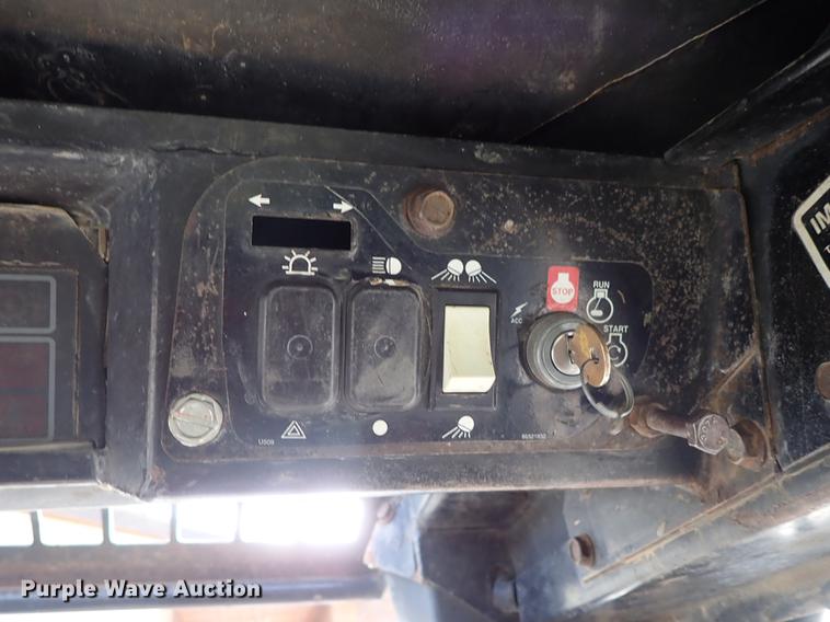 image for item DF8729 New Holland LX655 skid steer