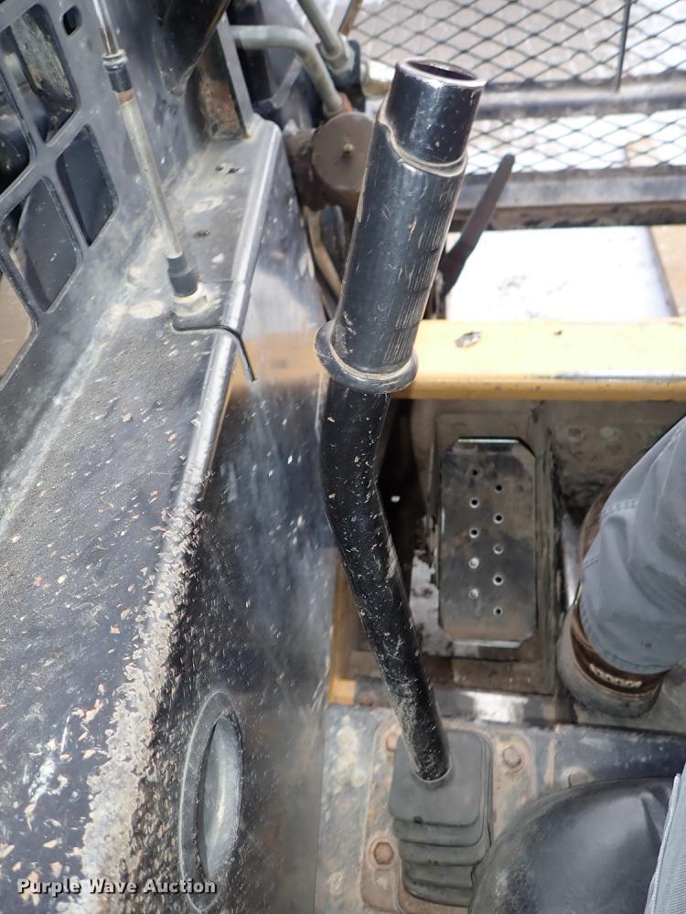 image for item DF8729 New Holland LX655 skid steer