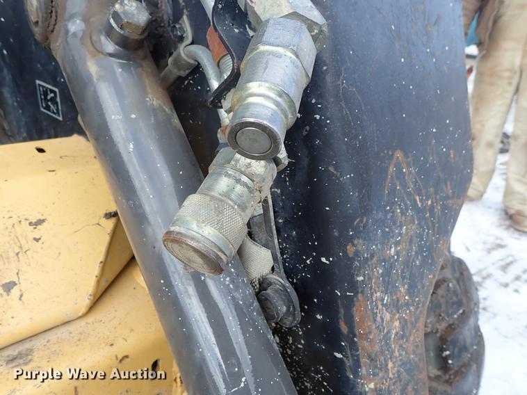 image for item DF8729 New Holland LX655 skid steer