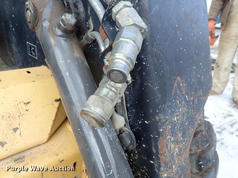 image for item DF8729 New Holland LX655 skid steer