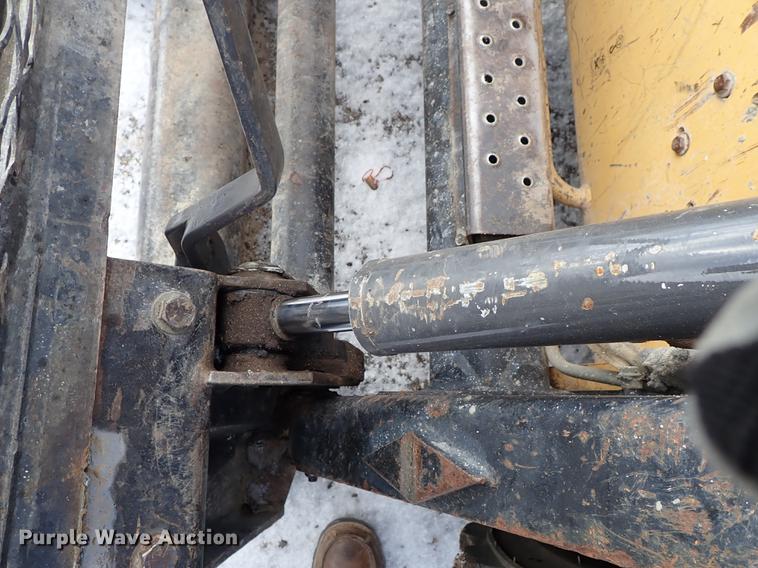 image for item DF8729 New Holland LX655 skid steer