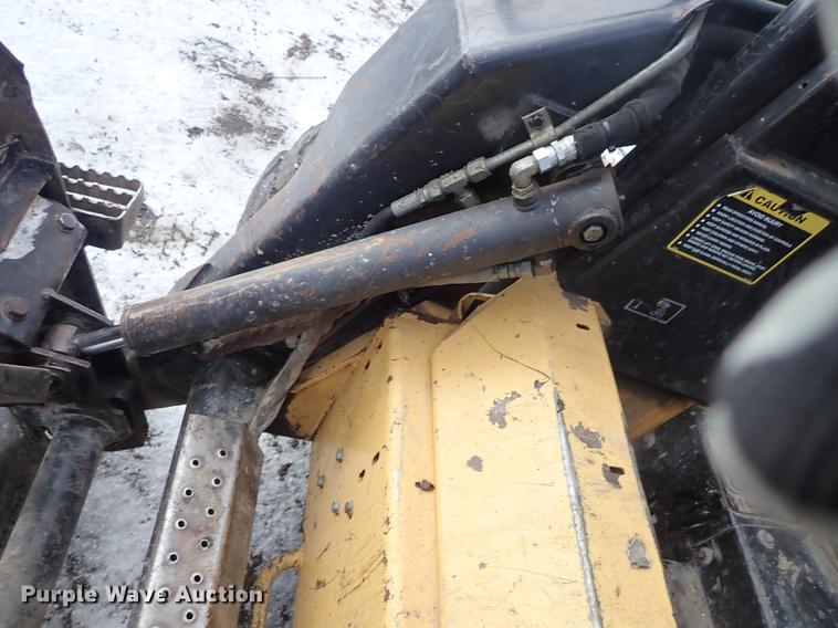 image for item DF8729 New Holland LX655 skid steer