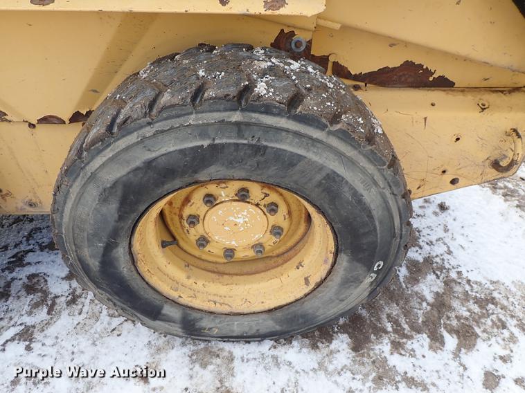 image for item DF8729 New Holland LX655 skid steer